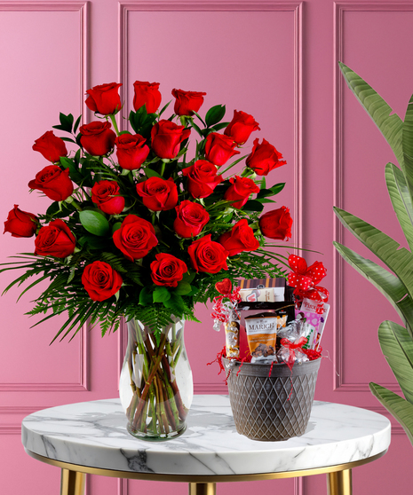 Chocolate Lover's Delight – A Sweet Gift with Roses