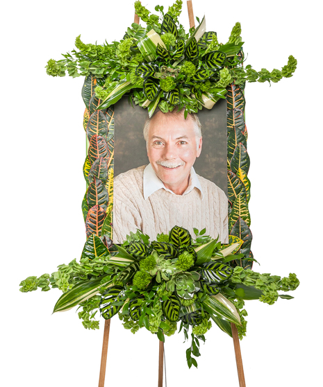 Sportsman's Paradise - Picture Frame Stand B