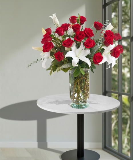 Red & White Tradition - Vase Arrangement