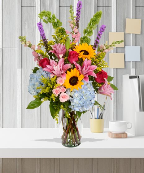 Lavender Roses & Snapdragon Arrangement - This can be deliveryed to Baton Rouge, LA or Nationwide.