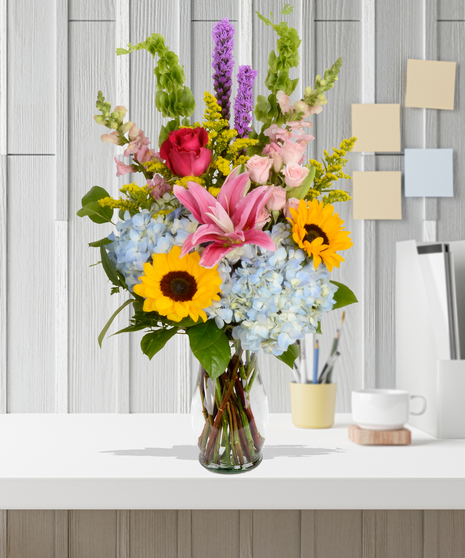 Lavender Roses & Snapdragon Arrangement - This can be deliveryed to Baton Rouge, LA or Nationwide.