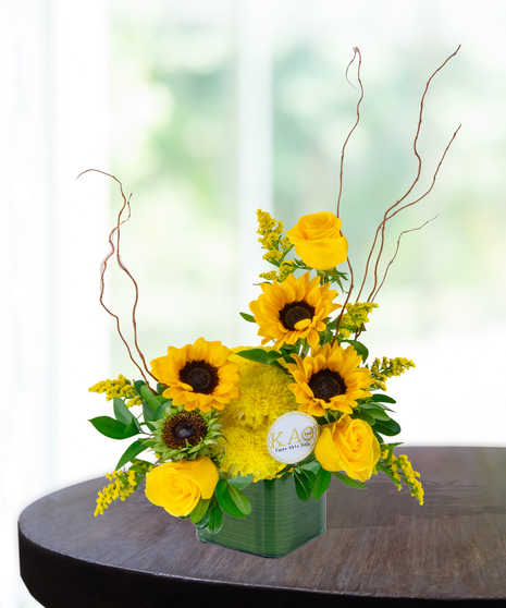 Kappa Alpha Theta Modern Cube arrangement Yellow Roses Black and Gold Ribbon Rush week baton rouge LA
