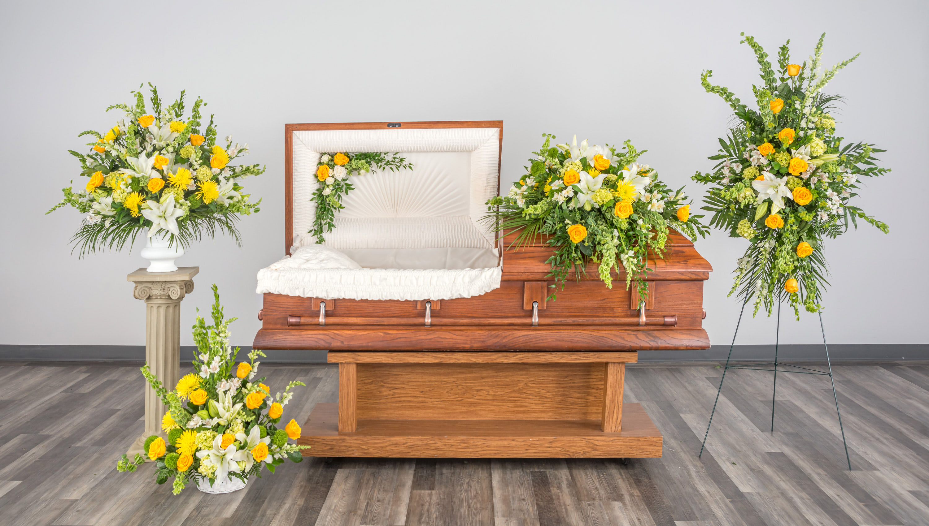 Golden Horizon - blend of premium fresh-cut flowers in a comforting palette of yellows and whites